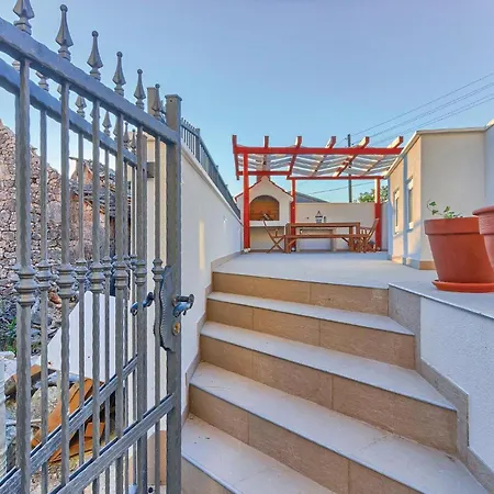 Holiday home Four-bedroom In Vinovo Gornje