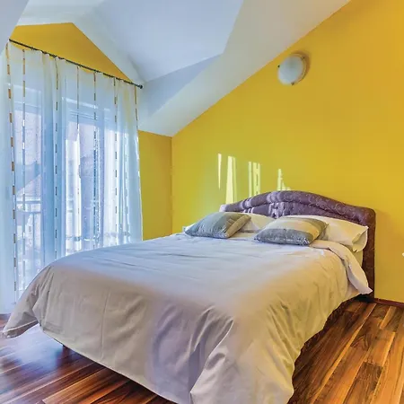 Four-bedroom In Vinovo Gornje Holiday home *