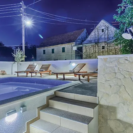 Four-bedroom In Vinovo Gornje Holiday home *